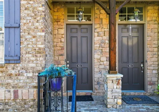Photo 3 of Townhouse for sale at 913 Telfair Close, Sandy Springs, GA 30350 | MLS# 7786361 | Listing updated on 2026-10-05