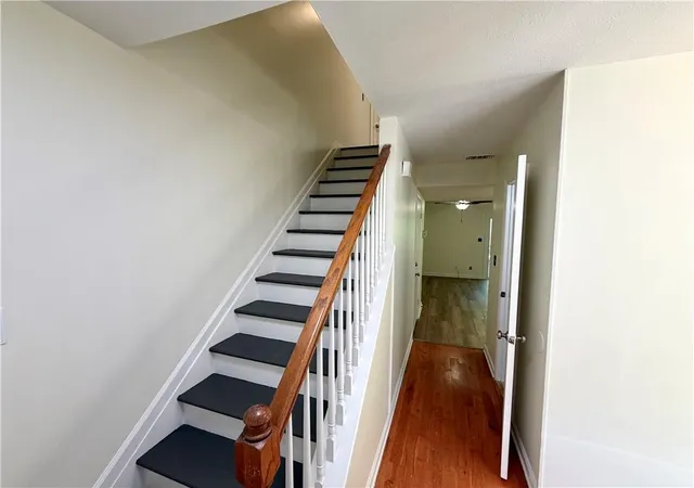 Listing Photo 3 - Condo for sale in building located at 129 Eaglewood Wy, Athens, GA 30606 - Unit #129