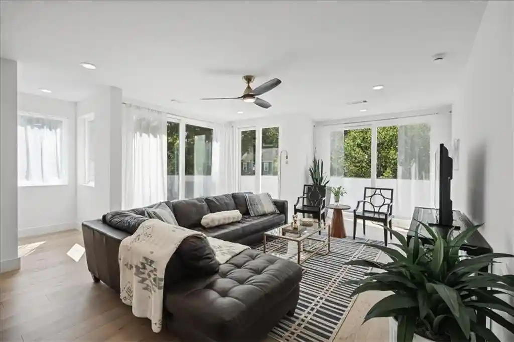 Listing Photo 2 - Condo for sale in 1205 Holly St NW located at 1205 Holly St NW, Atlanta, GA 30318 - Unit 1205 Holly St NW