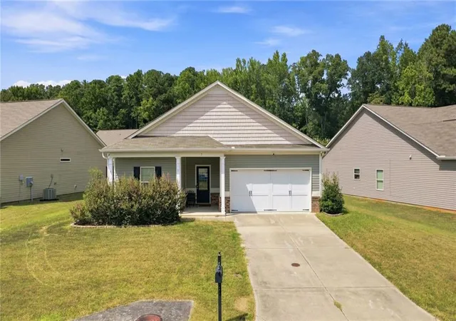 Photo 2 of Single family home for sale at 7 Grandberry Ct, Rome, GA 30116 | MLS# 7837253 | Listing updated on 2026-09-27