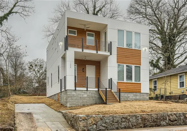Photo 2 of Single family home for sale at 1089 Coleman St Sw, Atlanta, GA 30310 | MLS# 7836037 | Listing updated on 2026-09-12
