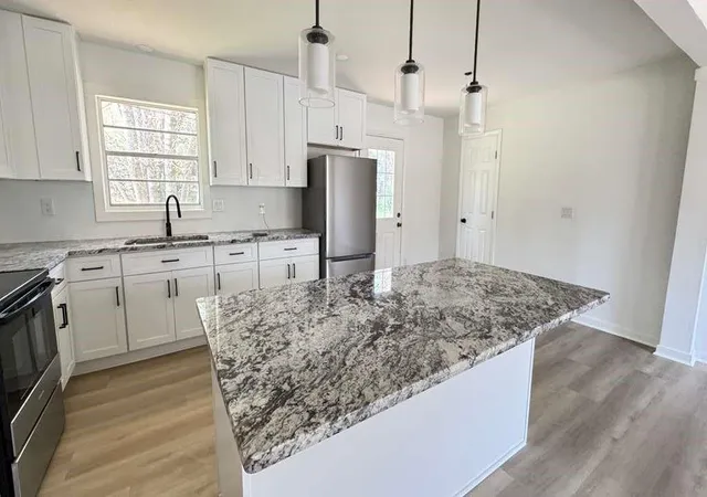 Photo 3 of Single family home for sale at 723 Sheffield Rd, Norcross, GA 30071 | MLS# 7828439 | Listing updated on 2026-10-26