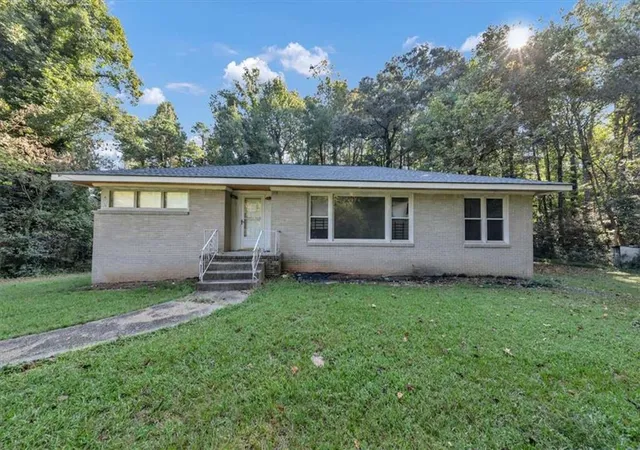 Photo 1 of Sale Pending at 1280 Boat Rock Rd, Atlanta, GA 30331 | MLS# 7841503 | Listing updated on 2026-10-14