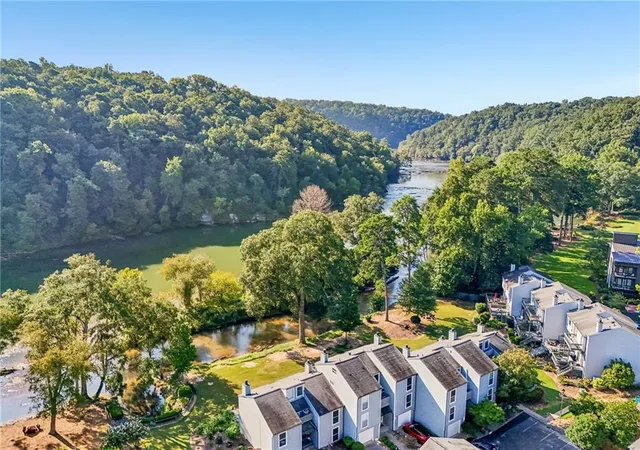 Townhouse for sale at 1017 Riverbend Clb Dr SE #17, Atlanta, GA 30339 | MLS# 7823526