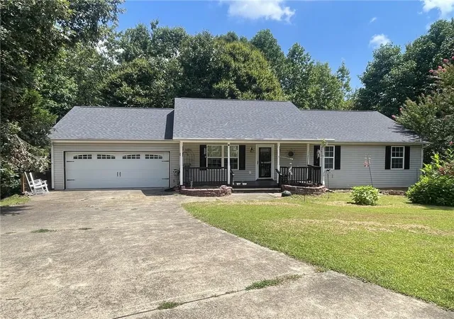 Photo 1 of Sale Pending at 14 Rayelee Cir, Jasper, GA 30143 | MLS# 7844814 | Listing updated on 2026-10-23
