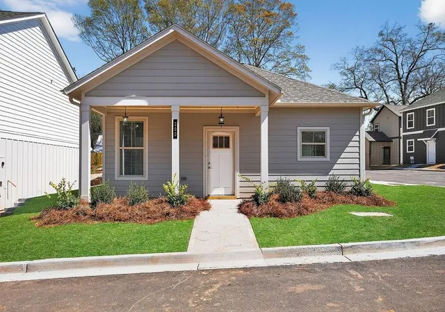Photo 2 of Single family home for sale at 200 Maddux St, Fayetteville, GA 30214 | MLS# 7731279 | Listing updated on 2026-09-05