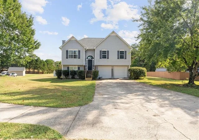Photo 2 of Single family home for sale at 26 Seay Dr Se, Rome, GA 30161 | MLS# 7837499 | Listing updated on 2026-09-29