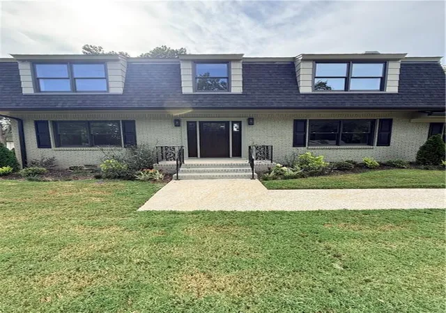Photo 3 of Single family home for sale at 1012 Rays Rd, Stone Mountain, GA 30083 | MLS# 7826067 | Listing updated on 2026-09-01
