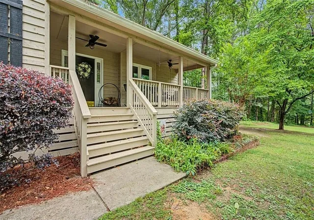 Photo 3 of Sale Pending at 5270 Story Rd, Powder Springs, GA 30127 | MLS# 7830050 | Listing updated on 2026-09-26