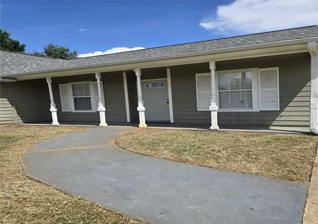 Photo 2 of Sale Pending at 10404 Iron Gate Ln, Jonesboro, GA 30238 | MLS# 7836758 | Listing updated on 2026-09-22