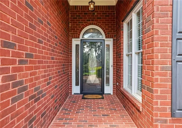 Photo 2 of Single family home for sale at 580 Arbor N Way, Alpharetta, GA 30004 | MLS# 7786658 | Listing updated on 2026-09-09