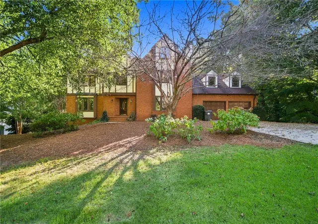 Photo 1 of Single family home for sale at 3335 Trails End Rd Ne, Roswell, GA 30075 | MLS# 7836127 | Listing updated on 2026-09-17