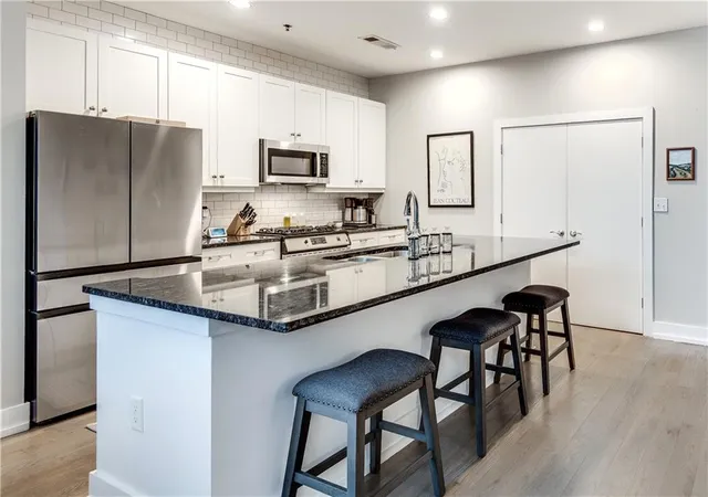 Photo 2 of Condo for sale at 33 Ponce De Leon Ave Ne #203, Atlanta, GA 30308 | MLS# 7832364 | Listing updated on 2026-09-04