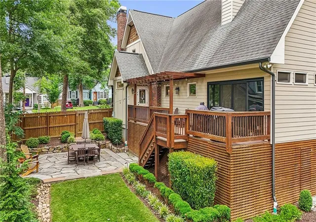 Photo 3 of Single family home for sale at 2719 Tupelo St SE, Atlanta, GA 30317 | MLS# 7859510 | Listing updated on 2026-10-27