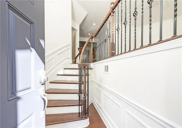 Photo 2 of Townhouse for sale at 545 Sarabrook Pl, Sandy Springs, GA 30342 | MLS# 7844312 | Listing updated on 2026-10-29