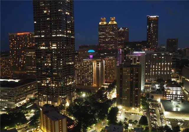 Listing Photo 1 - Condo for sale in building located at 400 W Peachtree St Nw, Atlanta, GA 30308 - Unit #3710