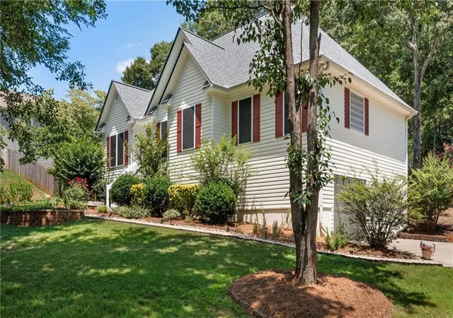 Photo 1 of Single family home for sale at 24 Woodhaven Ct Sw, Cartersville, GA 30120 | MLS# 7832999 | Listing updated on 2026-09-05