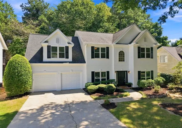 Photo 2 of Single family home for sale at 10915 Kimball Crst Dr, Alpharetta, GA 30022 | MLS# 7835370 | Listing updated on 2026-09-13