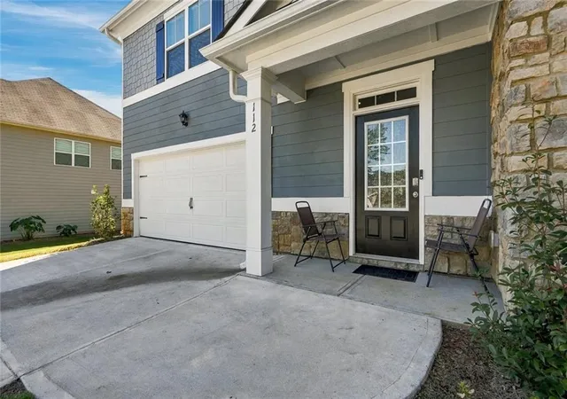 Photo 2 of Single family home for sale at 112 Amber Meadow Dr, Braselton, GA 30517 | MLS# 7853176 | Listing updated on 2026-10-13