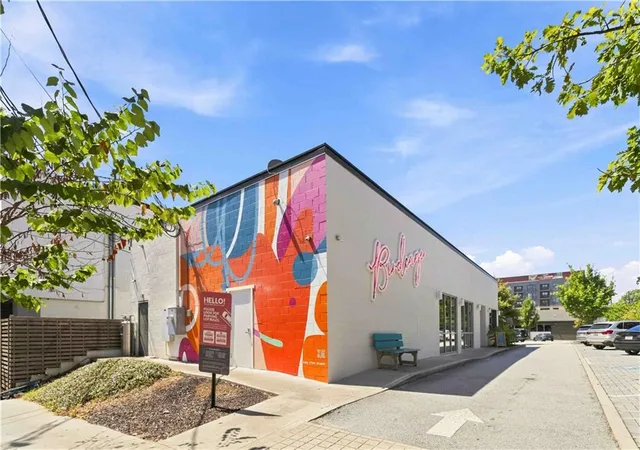 Listing Photo 2 - Condo for sale in building located at 563 Memorial Dr, Atlanta, GA 30312 - Unit #302