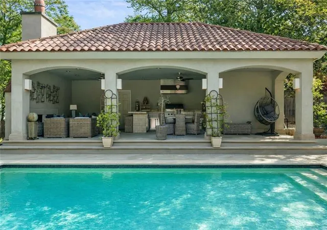 Photo 2 of Single family home for sale at 43 28th Street NW, Atlanta, GA 30309 | MLS# 7845987 | Listing updated on 2026-09-30