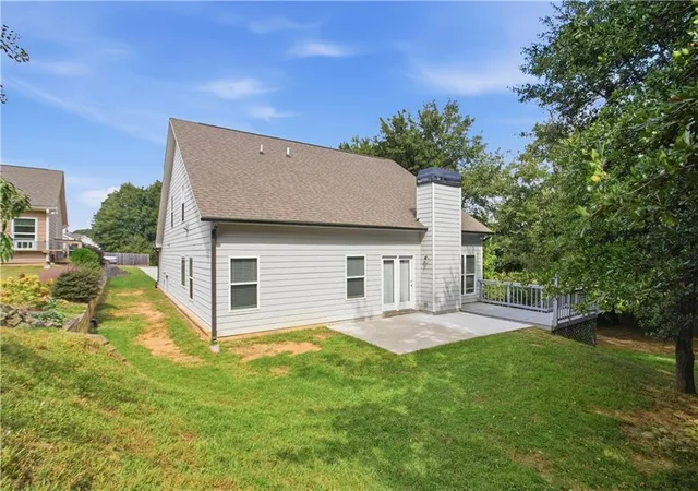 Photo 4 of Single family home for sale at 2878 Oak Springs Dr, Statham, GA 30666 | MLS# 7855006 | Listing updated on 2026-10-29