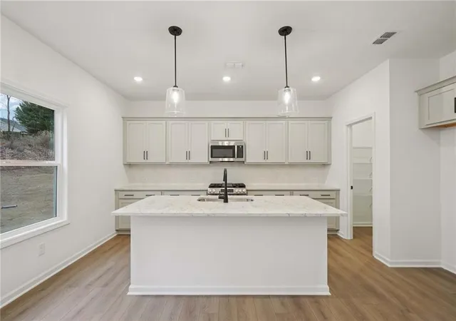 Photo 4 of Single family home for sale at 5343 Callahan Tr, Flowery Branch, GA 30542 | MLS# 7831557 | Listing updated on 2026-09-22