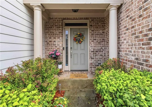 Photo 2 of Condo for sale at 5137 Madeline Pl #602, Stone Mountain, GA 30083 | MLS# 7838050 | Listing updated on 2026-10-02