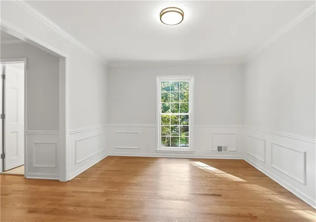 Photo 3 of Single family home for sale at 1215 Lake Crst Ter, Roswell, GA 30075 | MLS# 7834463 | Listing updated on 2026-09-15