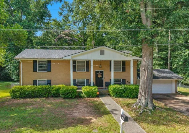 Photo 4 of Single family home for sale at 1607 Hillview Ave, Jonesboro, GA 30236 | MLS# 7838005 | Listing updated on 2026-10-05