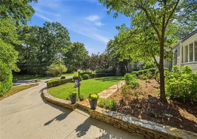 Photo 4 of Sale Pending at 2692 Osborne Rd NE, Brookhaven, GA 30319 | MLS# 7840496 | Listing updated on 2026-10-05