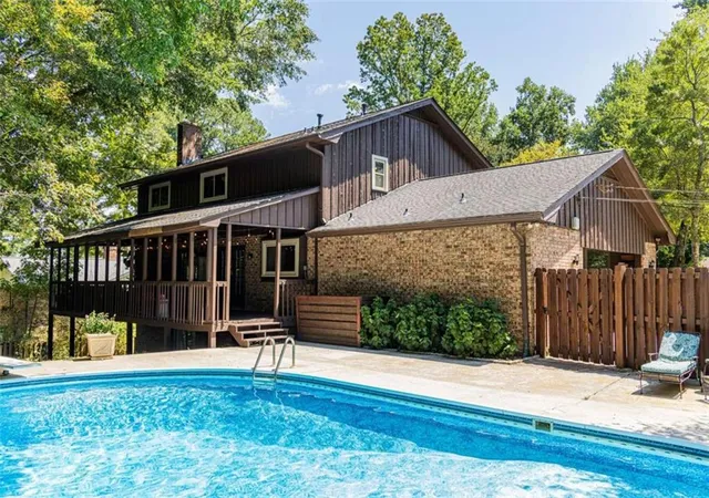 Photo 2 of Single family home for sale at 108 Rollingwood Cir, Rome, GA 30165 | MLS# 7831697 | Listing updated on 2026-09-17