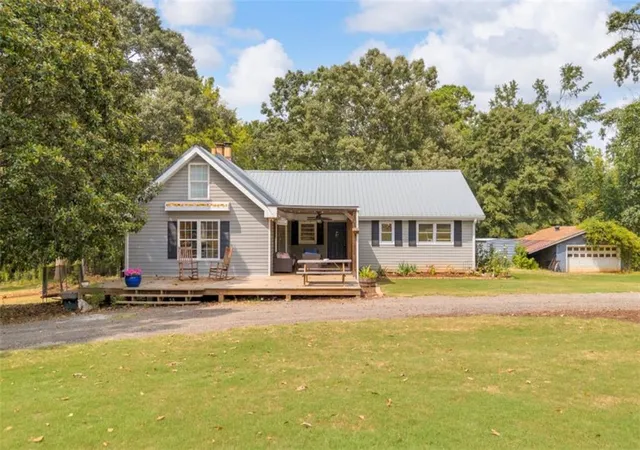 Photo 2 of Single family home for sale at 4499 Parkwood Rd, Social Circle, GA 30025 | MLS# 7830849 | Listing updated on 2026-09-17