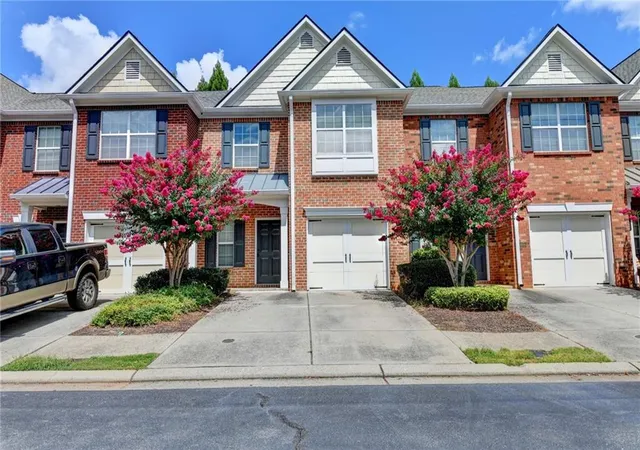 Townhouse for sale at 5634 Lawley Dr, Johns Creek, GA 30022 | MLS# 7829749
