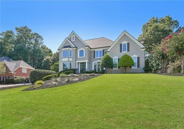 Photo 2 of Single family home for sale at 425 Cullingworth Dr, Johns Creek, GA 30022 | MLS# 7843835 | Listing updated on 2026-09-30