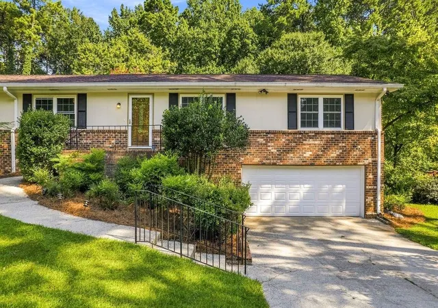 Photo 2 of Single family home for sale at 231 Suburban Dr, Kennesaw, GA 30144 | MLS# 7832683 | Listing updated on 2026-09-11
