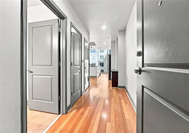 Listing Photo 4 - Condo for sale in building located at 44 Peachtree Pl Ne, Atlanta, GA 30309 - Unit #626