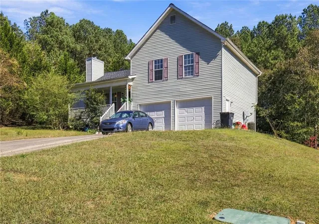 Photo 4 of Single family home for sale at 8 Talon Ct NE, Kingston, GA 30145 | MLS# 7859047 | Listing updated on 2026-10-26