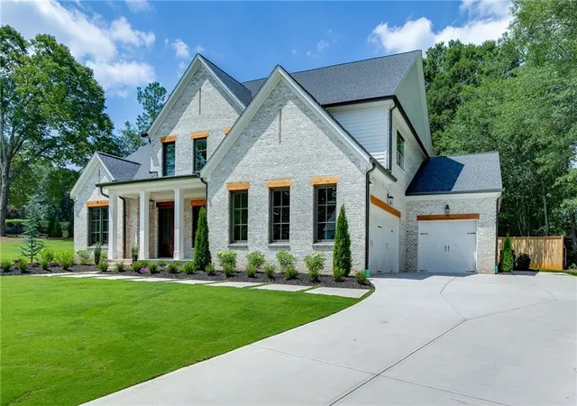 Photo 3 of Single family home for sale at 2971 N Bogan Rd Ne, Buford, GA 30519 | MLS# 7835064 | Listing updated on 2026-09-19