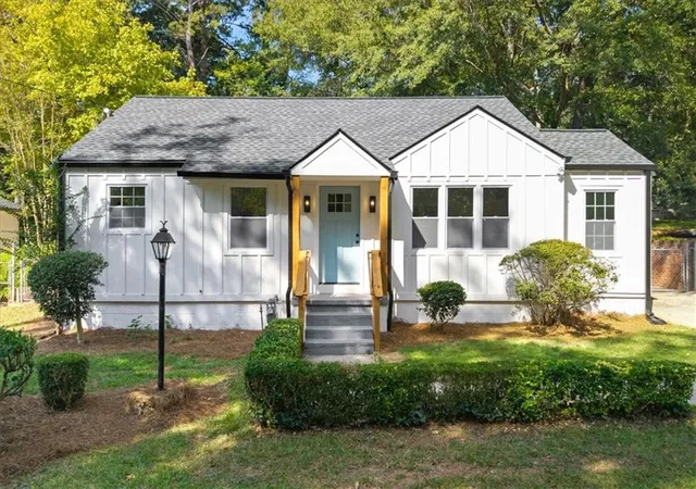 Photo 1 of Sale Pending at 1105 Edgefield Dr Sw, Atlanta, GA 30310 | MLS# 7838541 | Listing updated on 2026-10-13
