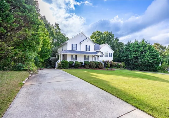 Photo 3 of Single family home for sale at 135 Franklin Ct, Jasper, GA 30143 | MLS# 7842436 | Listing updated on 2026-09-25
