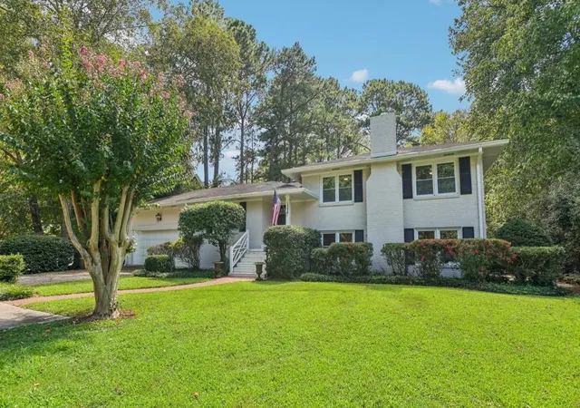 Photo 1 of Single family home for sale at 1356 Peachtree Battle Ave Nw, Atlanta, GA 30327 | MLS# 7832372 | Listing updated on 2026-09-17
