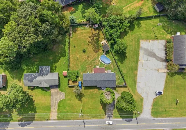 Photo 3 of Single family home for sale at 3842 Highway 5, Douglasville, GA 30135 | MLS# 7837220 | Listing updated on 2026-09-29
