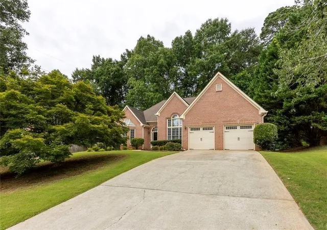 Photo 2 of Single family home for sale at 3445 Fox Holw Dr, Marietta, GA 30068 | MLS# 7813727 | Listing updated on 2026-09-07