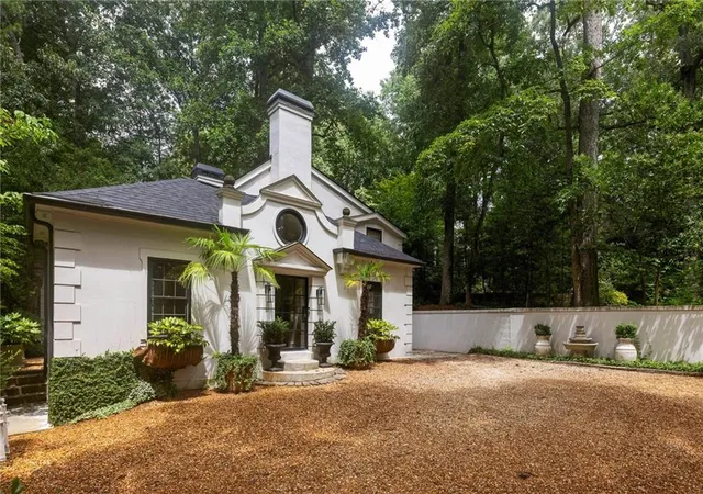 Photo 1 of Sale Pending at 2760 Northside Dr NW, Atlanta, GA 30305 | MLS# 7854447 | Listing updated on 2026-10-30
