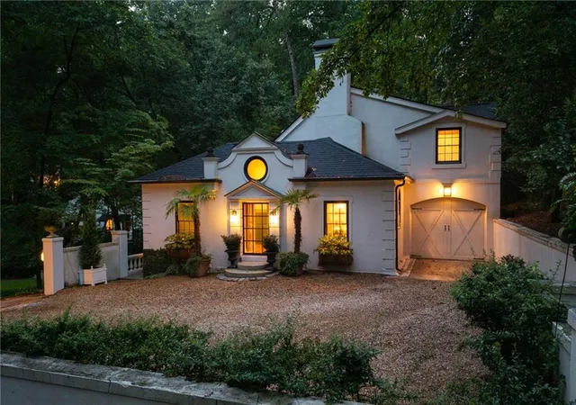 Photo 3 of Sale Pending at 2760 Northside Dr NW, Atlanta, GA 30305 | MLS# 7854447 | Listing updated on 2026-10-30