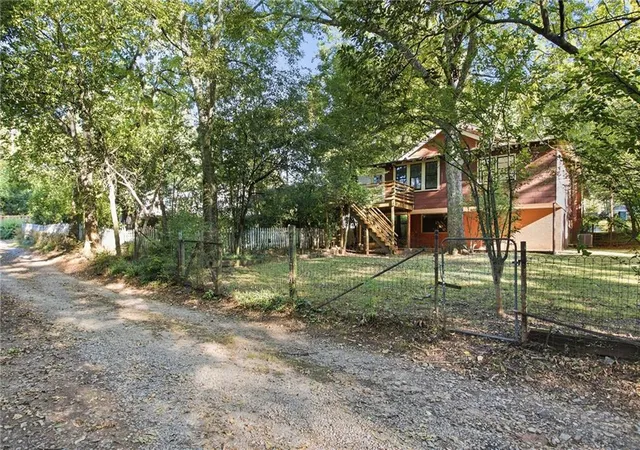 Photo 2 of Sale Pending at 663 Delmar Ave SE, Atlanta, GA 30312 | MLS# 7828289 | Listing updated on 2026-09-14