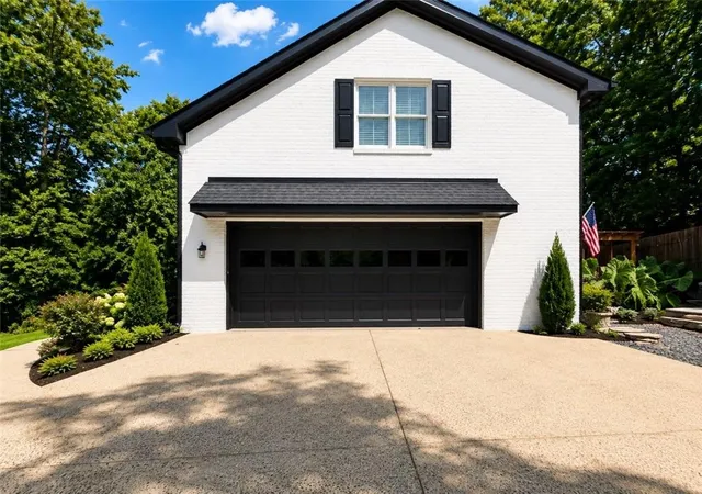 Photo 3 of Single family home for sale at 210 Pinehill Ln, Woodstock, GA 30188 | MLS# 7830599 | Listing updated on 2026-09-19