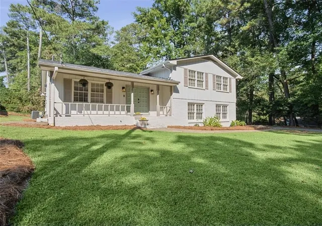 Photo 3 of Single family home for sale at 3167 Mountain Crk Ln Ne, Roswell, GA 30075 | MLS# 7841657 | Listing updated on 2026-10-05