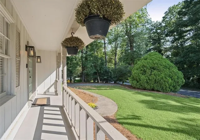 Photo 4 of Single family home for sale at 3167 Mountain Crk Ln NE, Roswell, GA 30075 | MLS# 7841657 | Listing updated on 2026-10-05